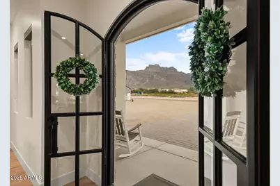 590 S Sun Road, Apache Junction, AZ 85119 - Photo 2