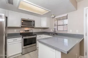 4850 E Kachina Trail, Phoenix, AZ 85044 - Photo 4