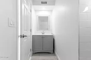 2921 W Solano Dr S, Phoenix, AZ 85017 - Photo 14