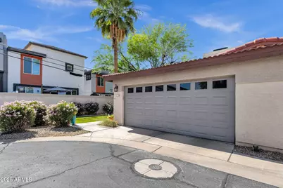 3221 N 37th Street #10, Phoenix, AZ 85018 - Photo 2
