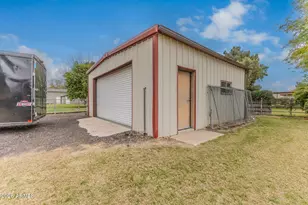 10401 W Avalon Dr, Avondale, AZ 85392 - Photo 6