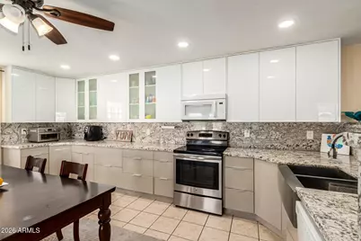 2 E Muriel Drive, Phoenix, AZ 85022 - Photo 2