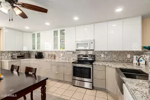 2 E Muriel Dr, Phoenix, AZ 85022 - Photo 2