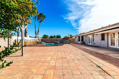 2 E Muriel Drive, Phoenix, AZ 85022 - Photo 32