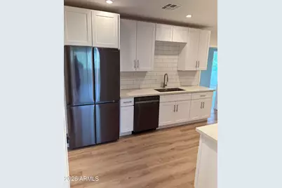 2545 N 29th Place, Phoenix, AZ 85008 - Photo 1