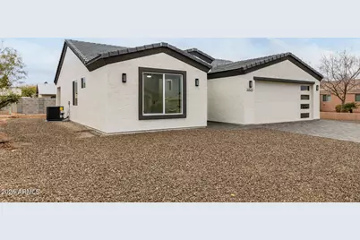 10525 W Buena Vista Drive, Arizona City, AZ 85123 - Photo 2