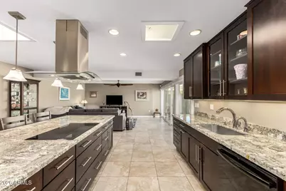 10818 W Santa Fe Drive, Sun City, AZ 85351 - Photo 10