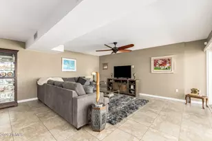 10818 W Santa Fe Dr, Sun City, AZ 85351 - Photo 2