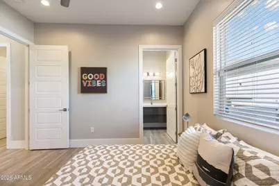 2252 E South Mountain Avenue, Phoenix, AZ 85042 - Photo 38