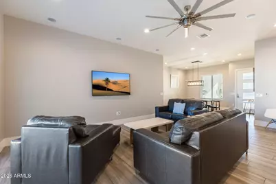 2252 E South Mountain Avenue, Phoenix, AZ 85042 - Photo 12