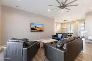 2252 E South Mountain Ave, Phoenix, AZ 85042 - Photo 12