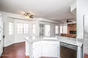 11022 W Laurelwood Ln, Avondale, AZ 85392 - Photo 10