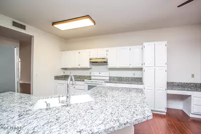 11022 W Laurelwood Lane, Avondale, AZ 85392 - Photo 8