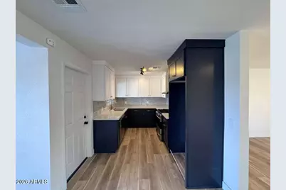 108 E Monte Way, Phoenix, AZ 85042 - Photo 10