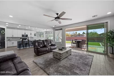 14369 W Wethersfield Road, Surprise, AZ 85379 - Photo 22