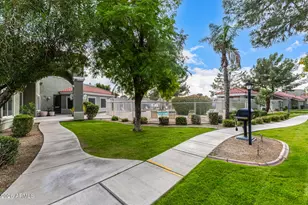 2929 W Yorkshire Dr, Phoenix, AZ 85027 - Photo 20