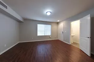 3446 E Avalon Dr, Phoenix, AZ 85018 - Photo 4