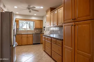 10905 W El Capitan Cir, Sun City, AZ 85351 - Photo 6