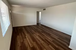 5610 N 38th Dr, Phoenix, AZ 85019 - Photo 6