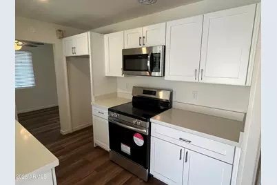 5610 N 38th Drive, Phoenix, AZ 85019 - Photo 8