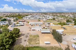 17524 E Brooks Farm Rd, Gilbert, AZ 85298 - Photo 34