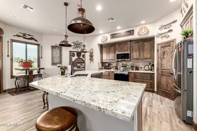 17524 E Brooks Farm Road, Gilbert, AZ 85298 - Photo 14