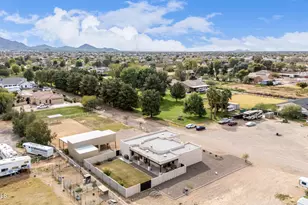 17524 E Brooks Farm Rd, Gilbert, AZ 85298 - Photo 36