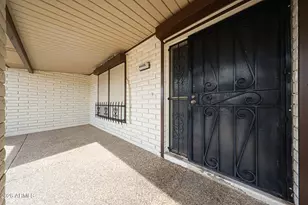 4032 E Catalina Cir, Mesa, AZ 85206 - Photo 2