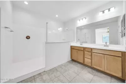 10223 W Piccadilly Road, Avondale, AZ 85392 - Photo 10