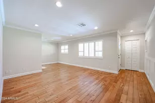 327 E Keim Dr, Phoenix, AZ 85012 - Photo 2