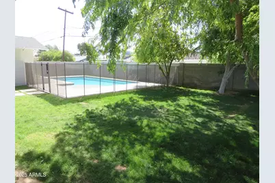 327 E Keim Drive, Phoenix, AZ 85012 - Photo 20