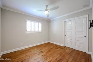 327 E Keim Dr, Phoenix, AZ 85012 - Photo 12