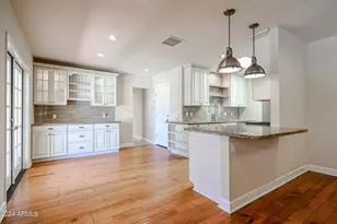 327 E Keim Dr, Phoenix, AZ 85012 - Photo 4