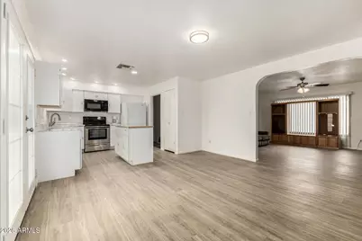 4439 E Hidalgo Avenue, Phoenix, AZ 85040 - Photo 6