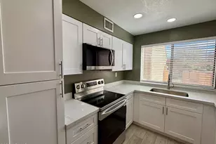 1632 N El Camino Dr, Tempe, AZ 85288 - Photo 2