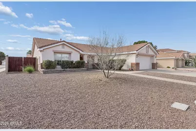 901 W Juanita Avenue, Gilbert, AZ 85233 - Photo 2