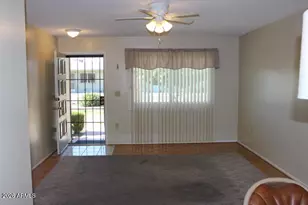 10846 W Santa Fe Dr, Sun City, AZ 85351 - Photo 4