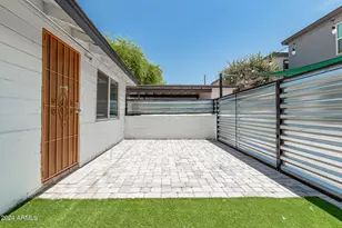 3027 N 37th St, Phoenix, AZ 85018 - Photo 1