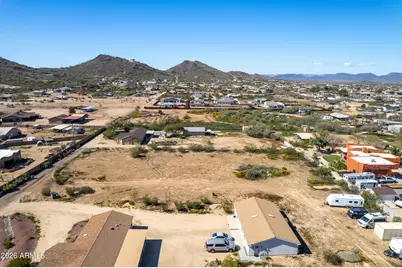 2724 W Blue Eagle Lane #-, Phoenix, AZ 85086 - Photo 14