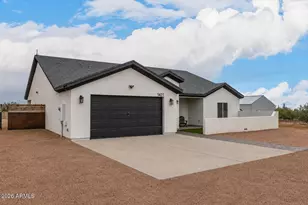 1427 E Whiteley St, Apache Junction, AZ 85119 - Photo 2