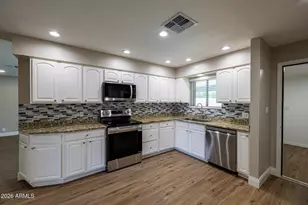 323 North Hunt Dr E, Mesa, AZ 85203 - Photo 16