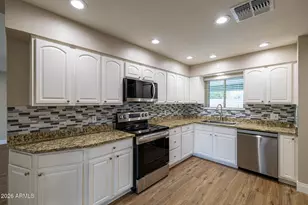 323 North Hunt Dr E, Mesa, AZ 85203 - Photo 14