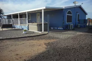 22129 W Dixileta Dr, Wittmann, AZ 85361 - Photo 2