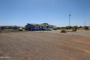 22129 W Dixileta Dr, Wittmann, AZ 85361 - Photo 4