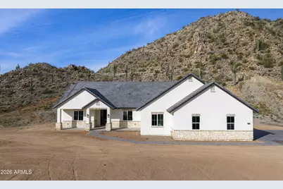 1687 E Creek Canyon Road, Phoenix, AZ 85086 - Photo 2