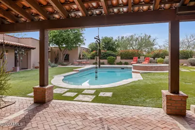 5102 N Saddle Rock Lane, Phoenix, AZ 85018 - Photo 10