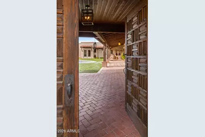 5102 N Saddle Rock Lane, Phoenix, AZ 85018 - Photo 6