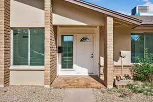 2822 E Yucca St, Phoenix, AZ 85028 - Photo 2