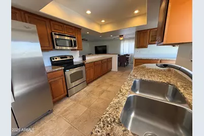 10416 W Prairie Hills Circle, Sun City, AZ 85351 - Photo 6