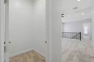 3741 E Catalina Dr, Phoenix, AZ 85018 - Photo 16